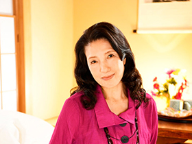 孫の精液が股間から流れ落ちないと満足しない六十路の女たち　２　8時間　サンプル画像02